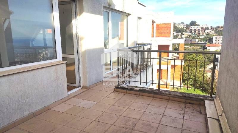 Продава се Четиристаен апартамент в Варна, Бриз - 198 кв.м за 1112 €/кв.м - Снимка #3