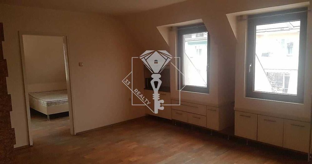Продава се Тристаен апартамент в Пловдив, Център - 84 кв.м за 1072 €/кв.м - Снимка #1