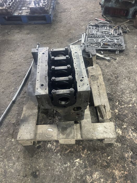 Продам блок цилиндров от двигателя Deutz 4L