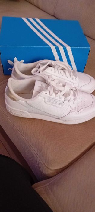 Продавам маратонки Adidas continental 80W естествена кожа