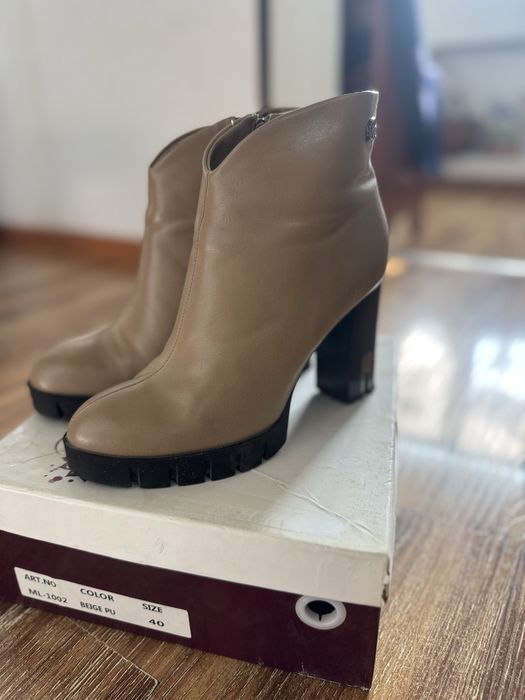 Состояние отличное!димесезонные сапожки размер 40