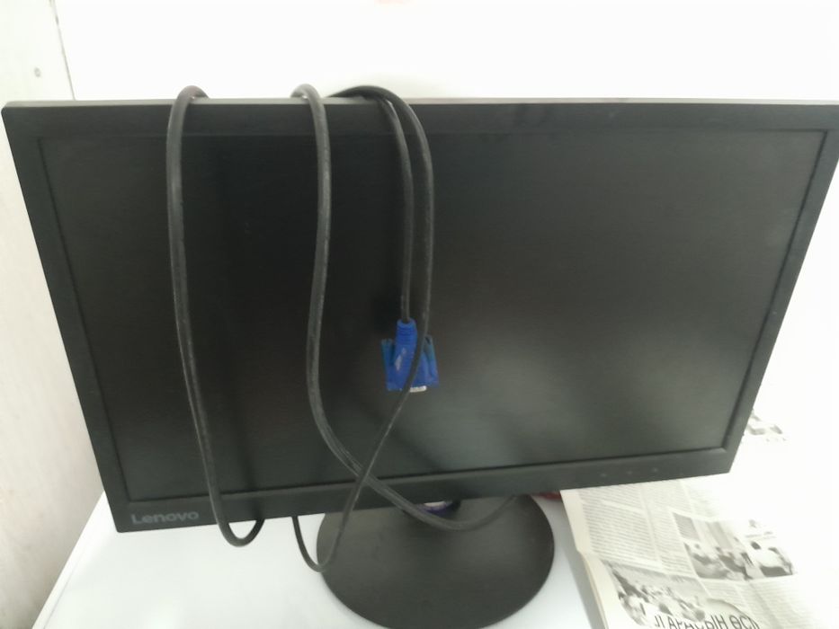 Монитор Ленова монитор