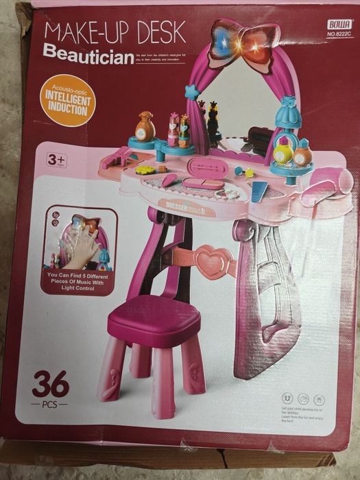 Măsuță de machiaj