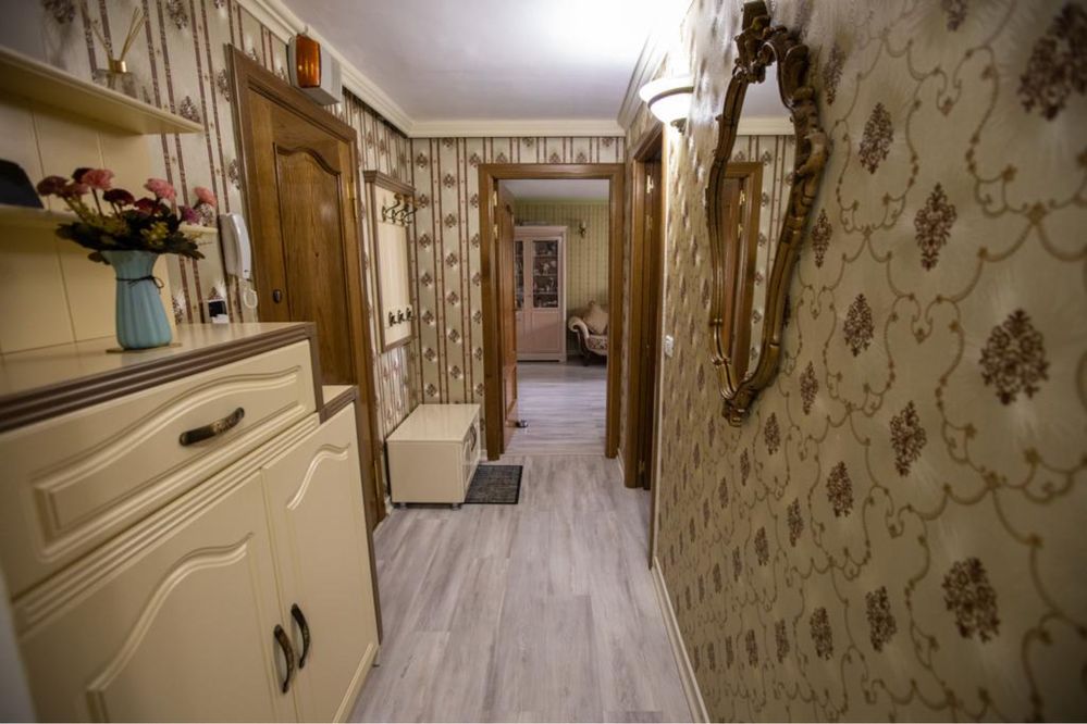 Vând apartament cu 2 camere in zona Steaua direct de la proprietar.