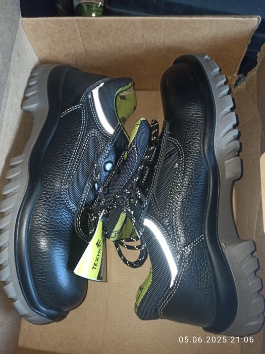 Продам спец.обувь