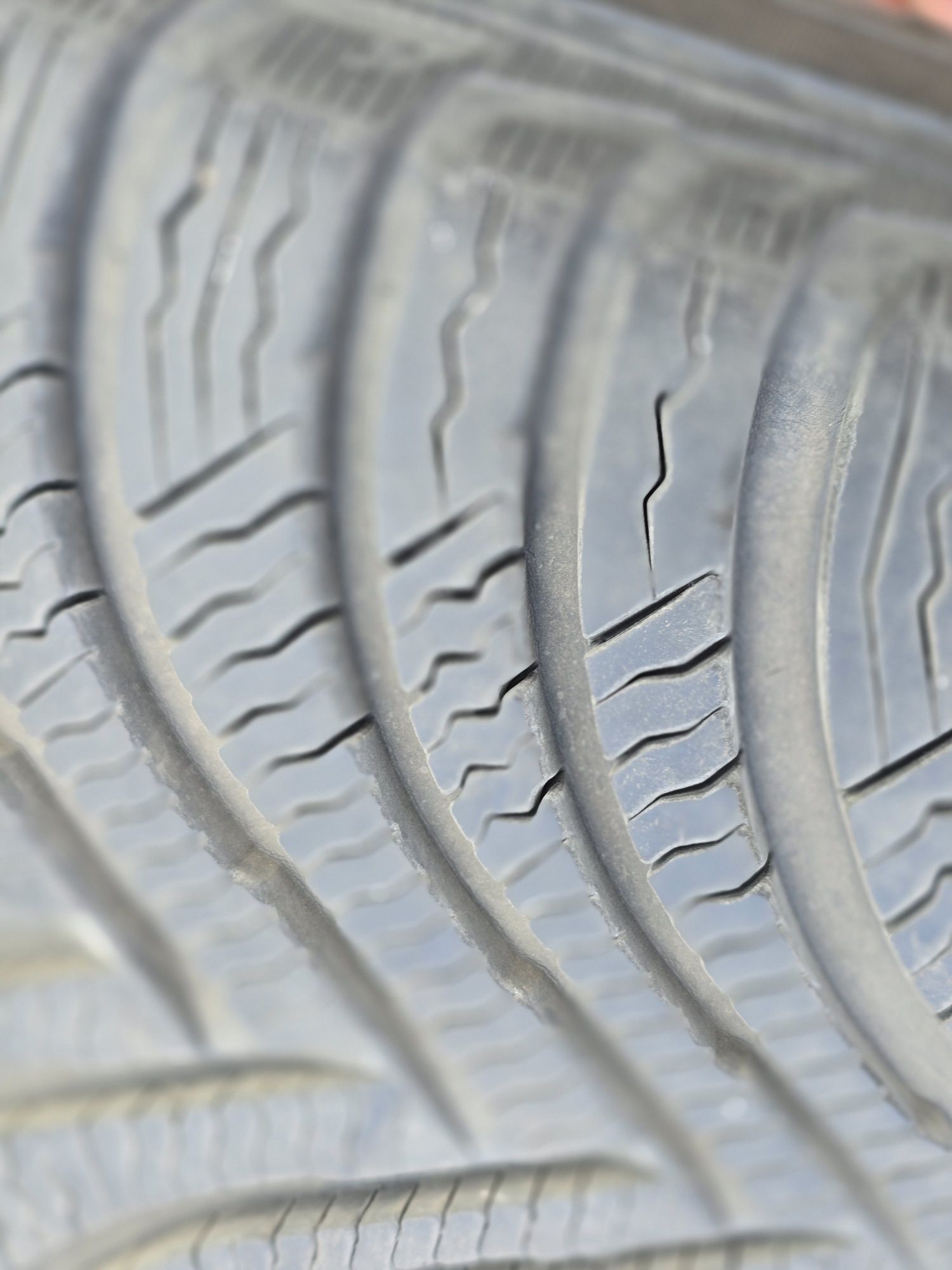 Продавам 4 бр. зимни гуми Michelin Alpin 5 за 205/60/16
