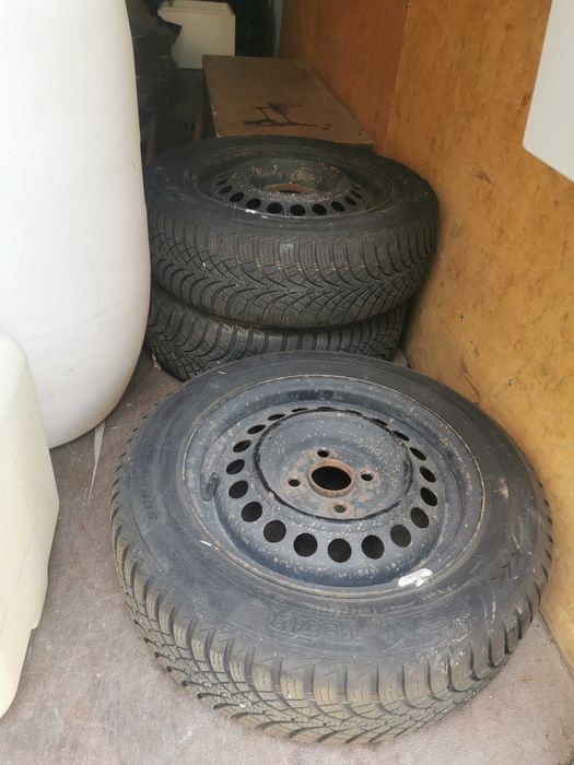4 бр. зимни гуми с тен. джанти за Опел - 175/65/ R14. 4x100mm, 56.6mm.