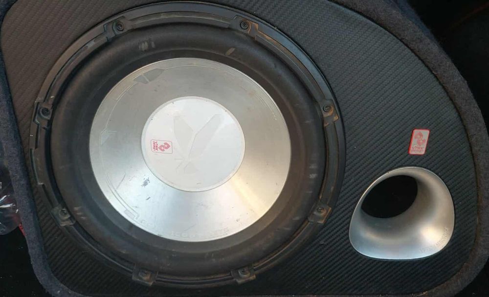 Schimb subwoofer auto FLY