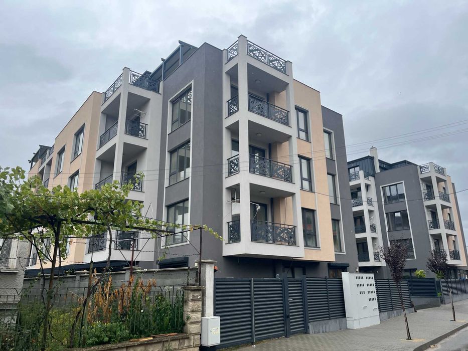 Продава се тристаен апартамент – ново строителство, до Културен дом