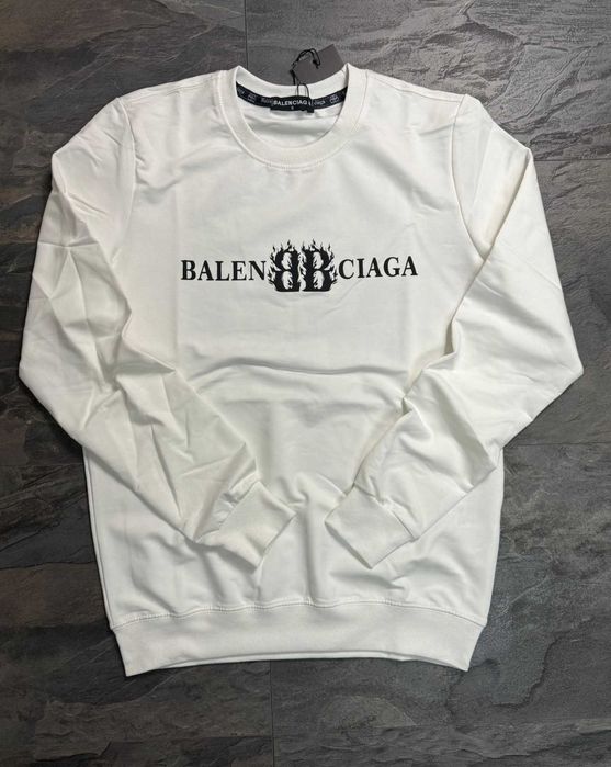 Висок клас блузи Balenciaga