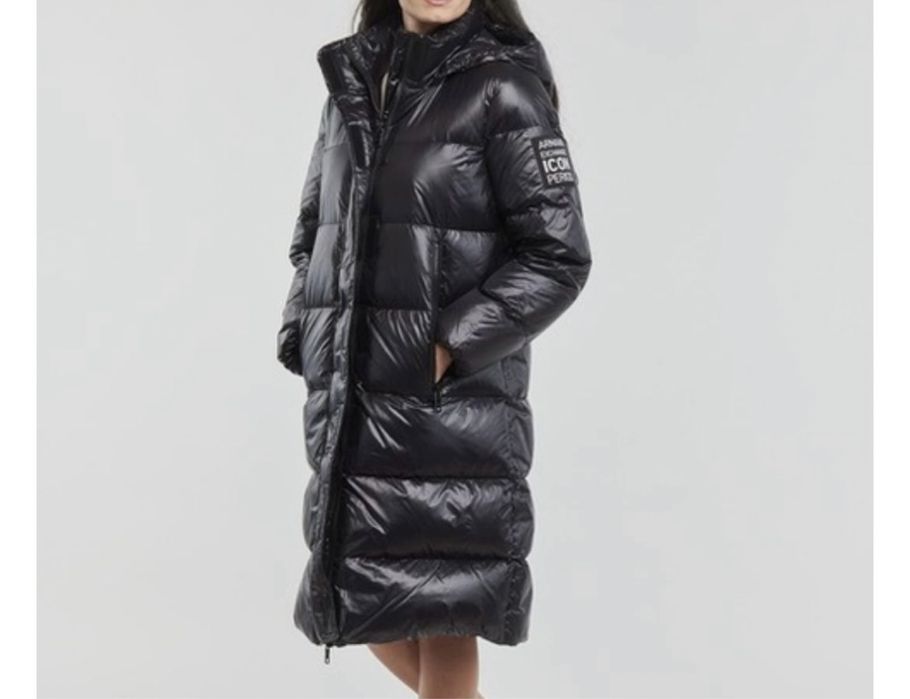 Продам теплый пуховик Armani exchange