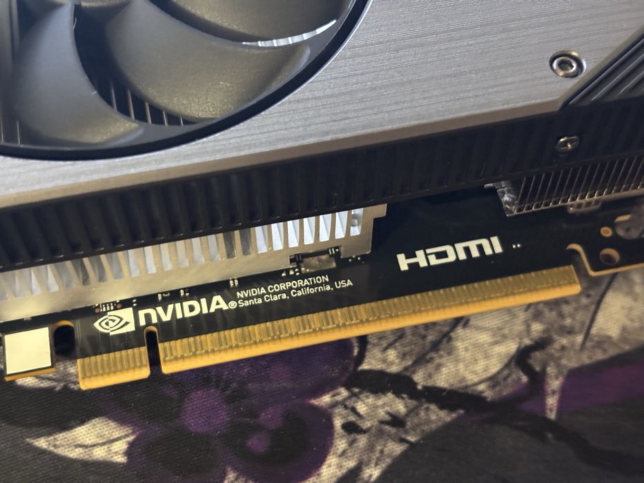 Продам новую видеокарту 5060 inno3D Twin X2 OC