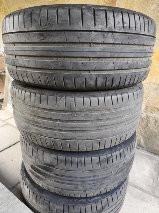 PIRELLI P ZERO.-235-35-19 Made in Italy 160лв.