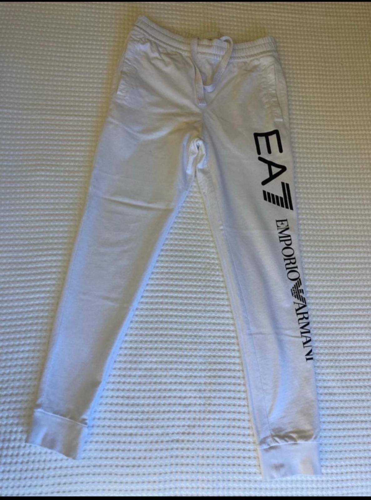 Pantaloni trening EA7