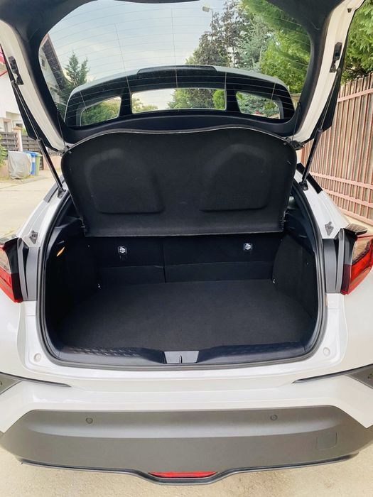 Toyota C-HR Hybrid 1.8 Facelift 2022 | Alb perlat | Full dotari