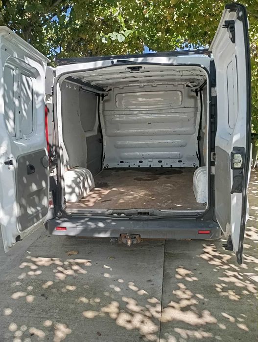 Vand opel vivaro 2.0  cdti tel