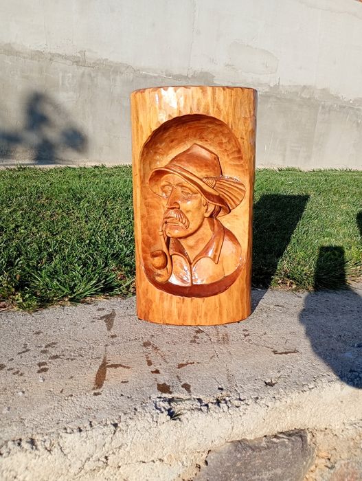 Sculptura din lemn masiv