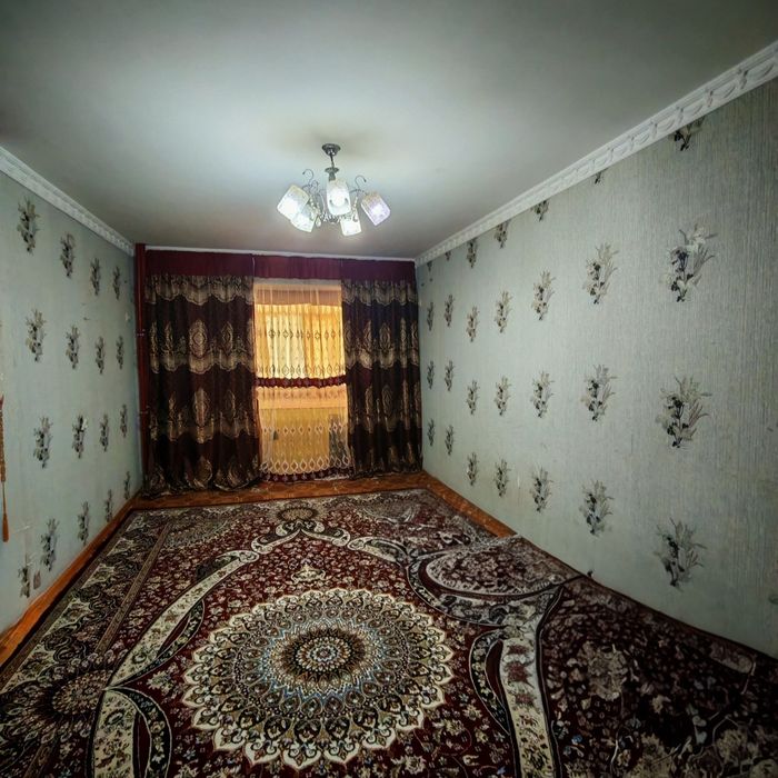 Микрорайонда 4этажкани 2этажида 2хонали кв срочна сотилади