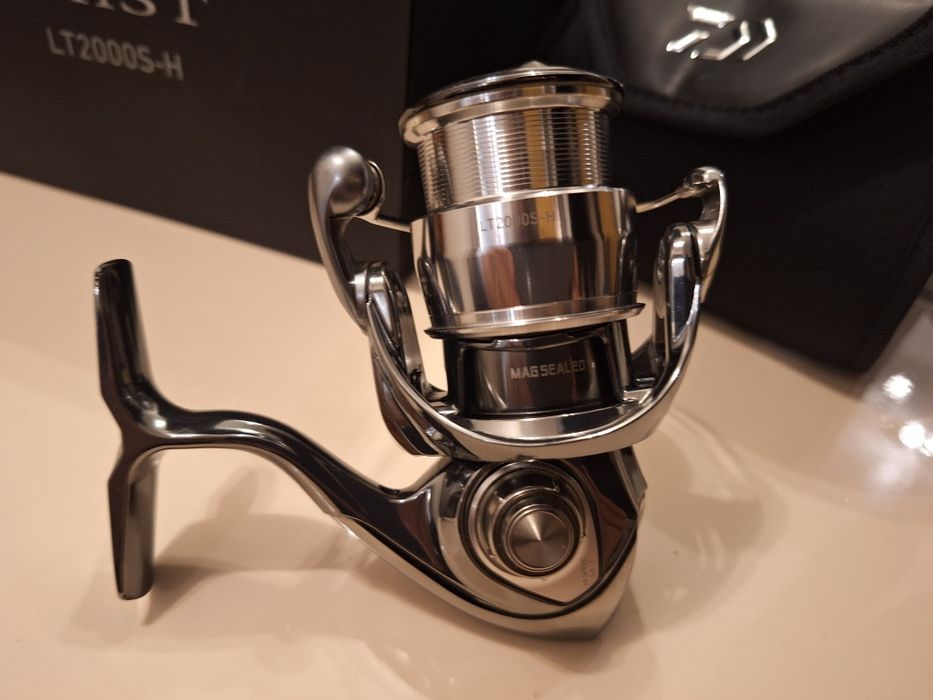 Mulineta Daiwa Exist 2022 LT 2000 S-H