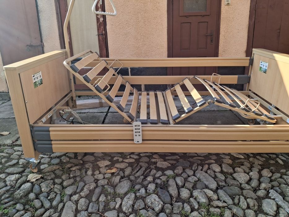 Pat îngrijire bolnavi electric cu telecomanda wireless, Burmeier