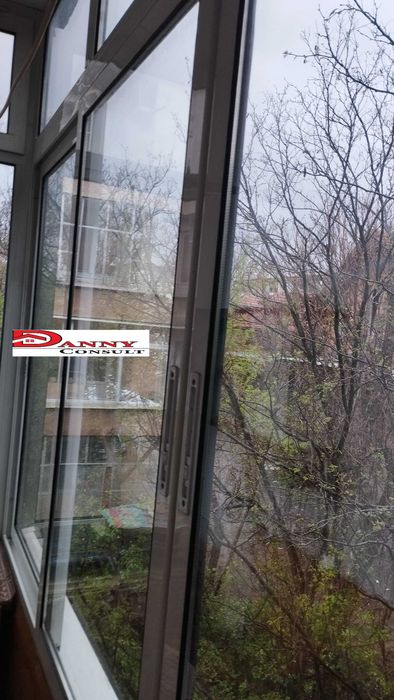 Тристаен апартамент в гр. В. Търново до Пожарната