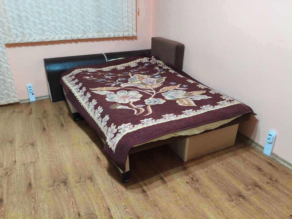 Разтегаем диван за хол