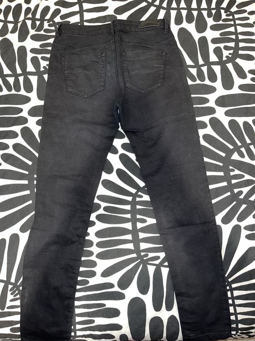 Pantaloni Body Shape Stradivarius