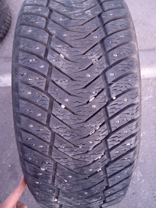 Зимние шины в комплекте 4шт размер 235.55r17 Yokohama