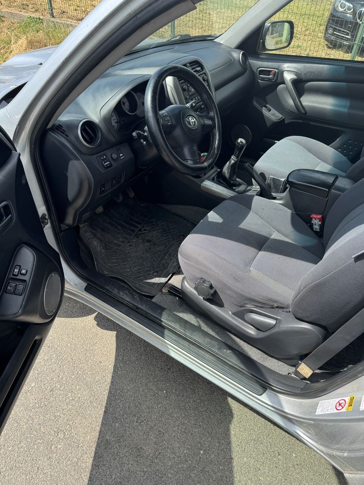 Toyota Rav4 - 2 usi
