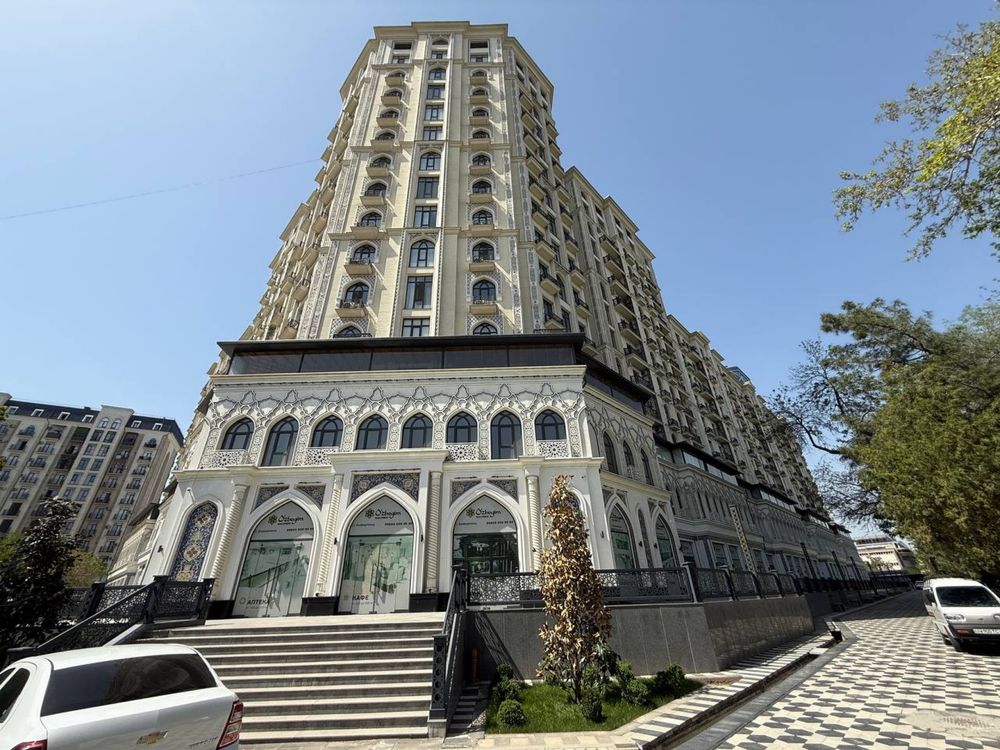 1-линия Новостройка 2000м2 / Улица Бобур