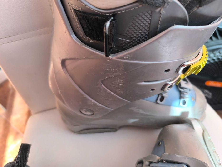 Ски обувки  Rosignol 25,5 2бр. Solomon 1 бр. 24