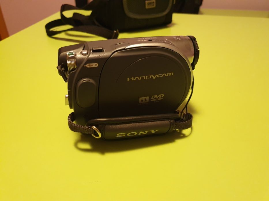 Camera Video Sony Handycam DCR-DVD205E + CD-uri