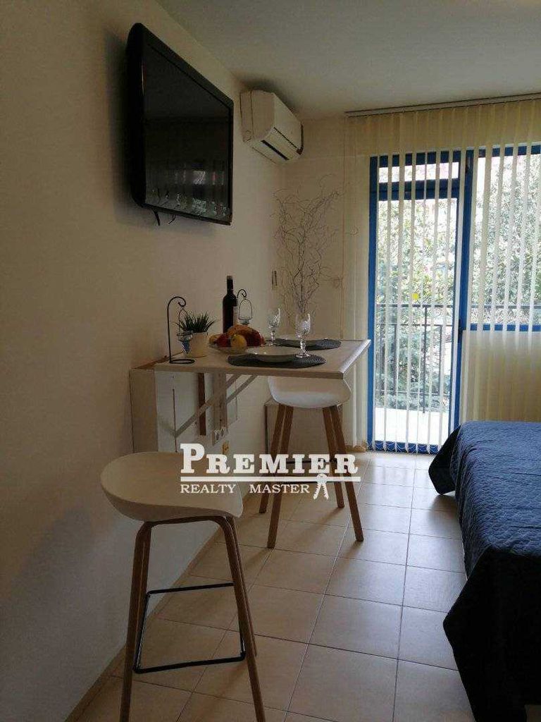 Продава се Едностаен апартамент в к.к. Слънчев бряг - 33 кв.м за 1304 €/кв.м - Снимка #1
