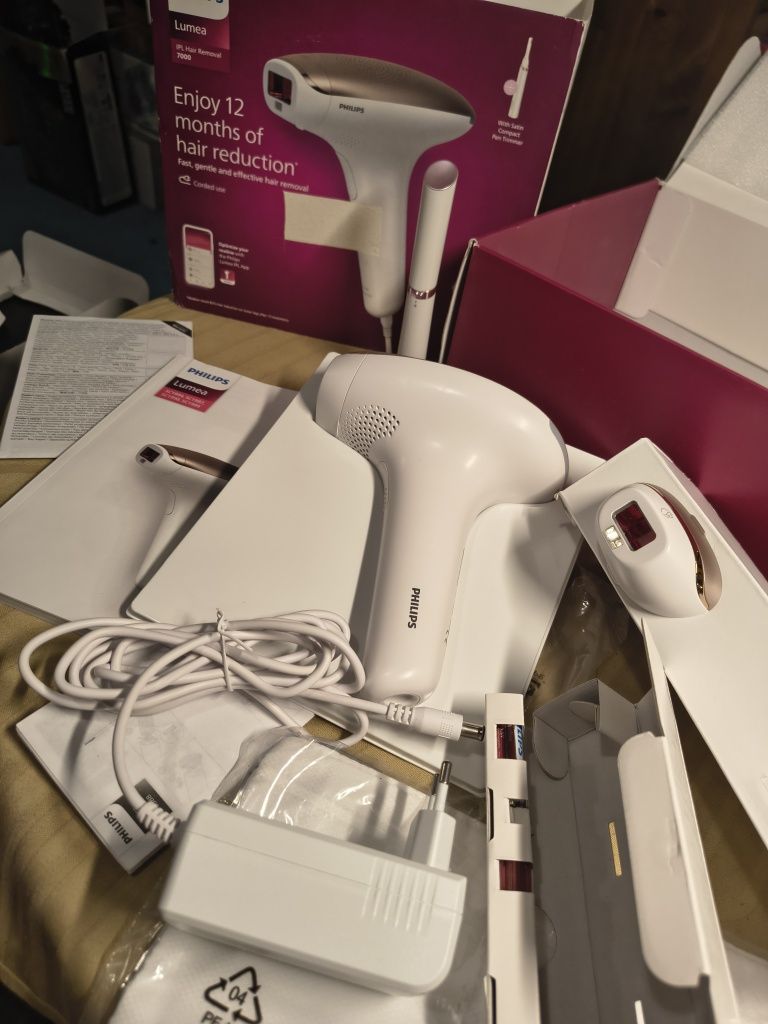 Фотоепилатор Philips Lumea IPL серия 7000 SC1997