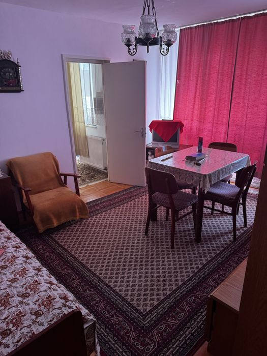 Vand apartament 2 camere