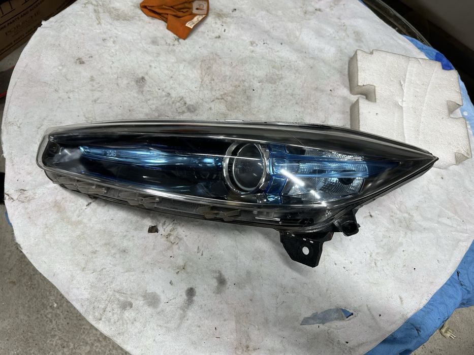 Far stânga renault zoe.cod:1el010912-01.