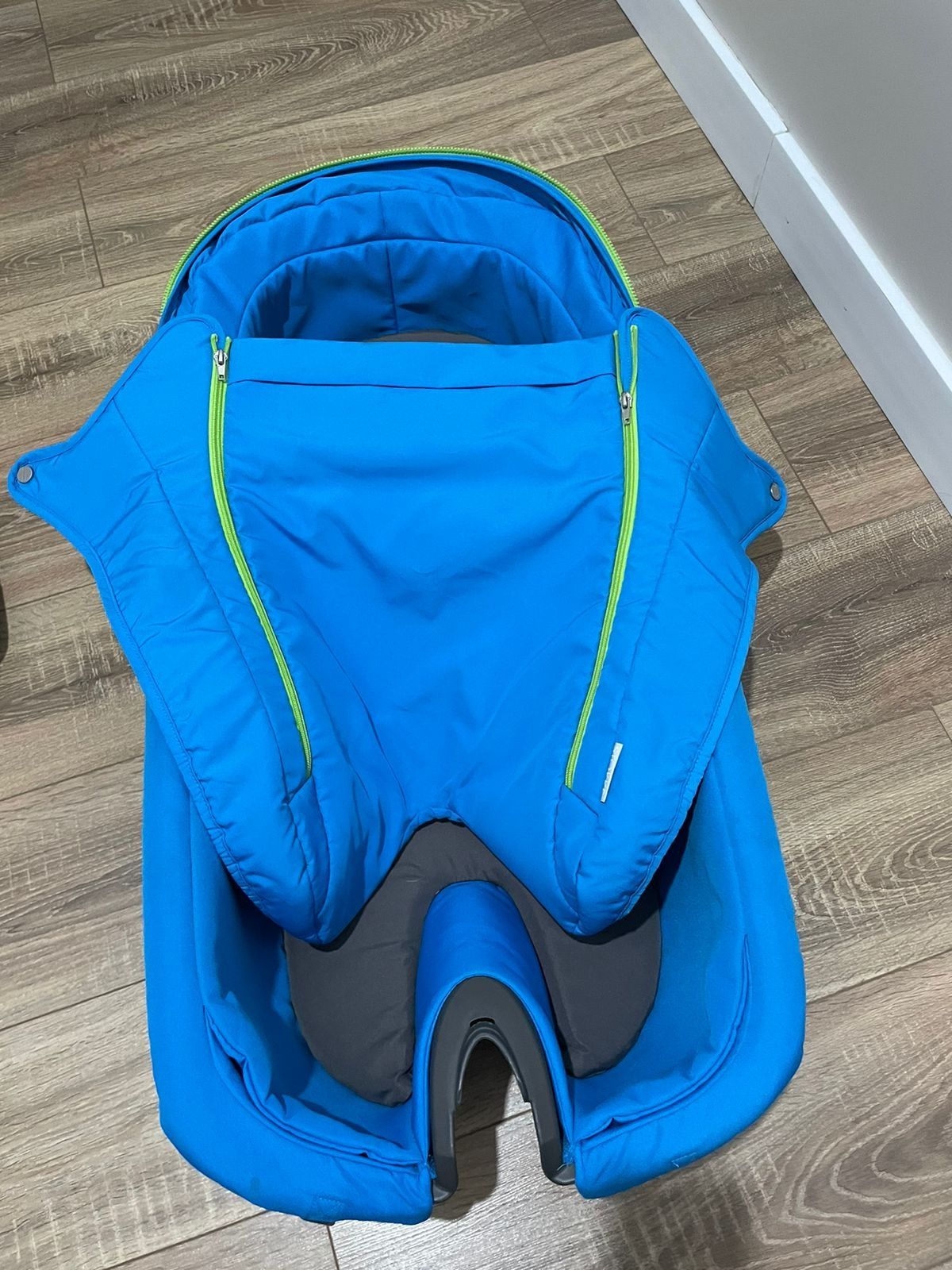 Коляска Stokke V4
