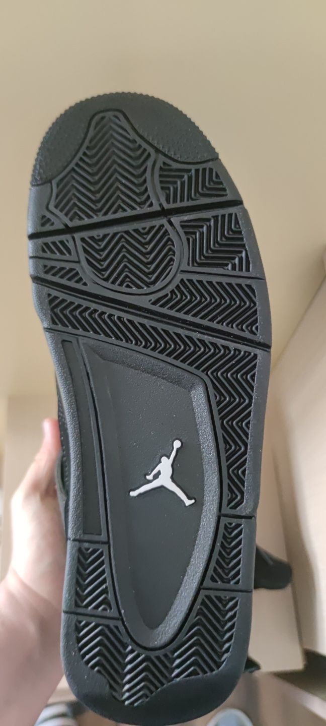 Jordan 4 black cat noi