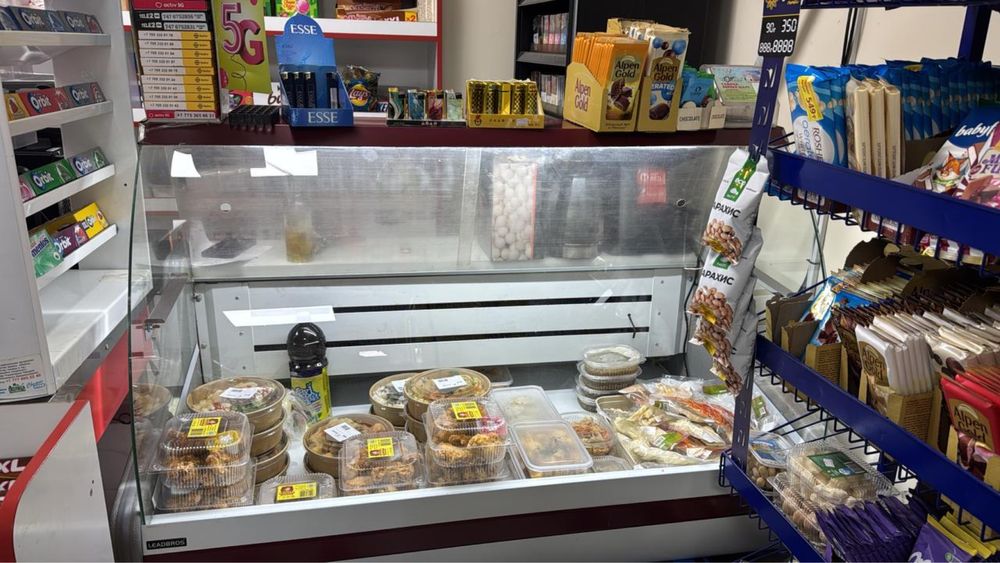 Продам витринный холодильник в отличном рабочим состоянием