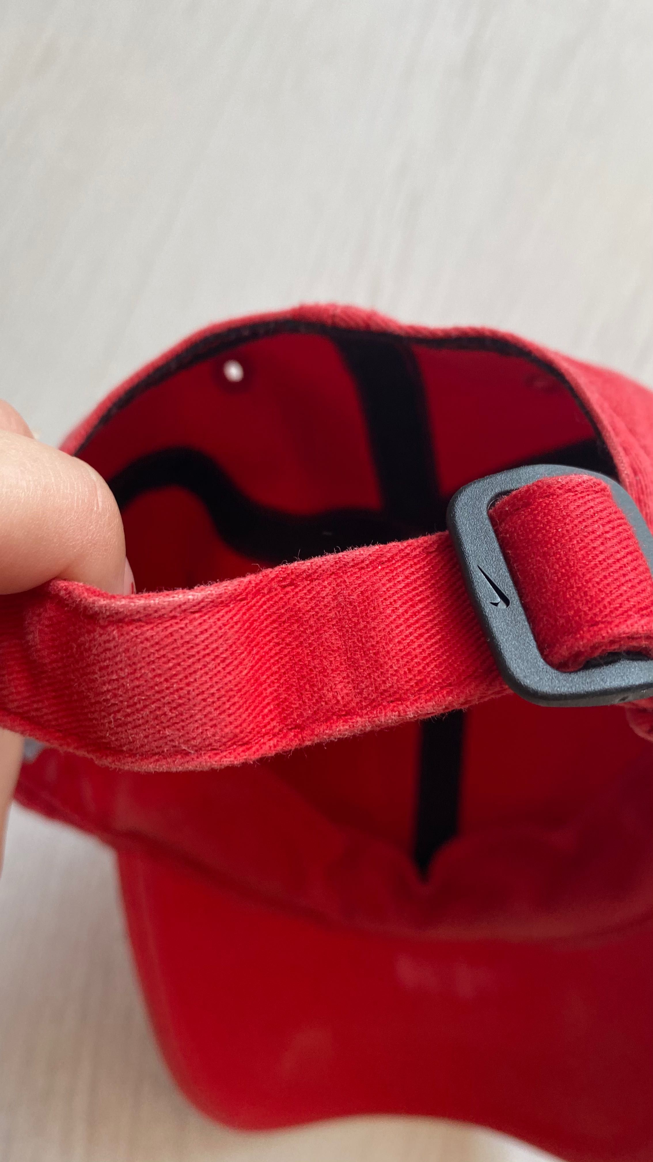 Șapcă roșie Nike