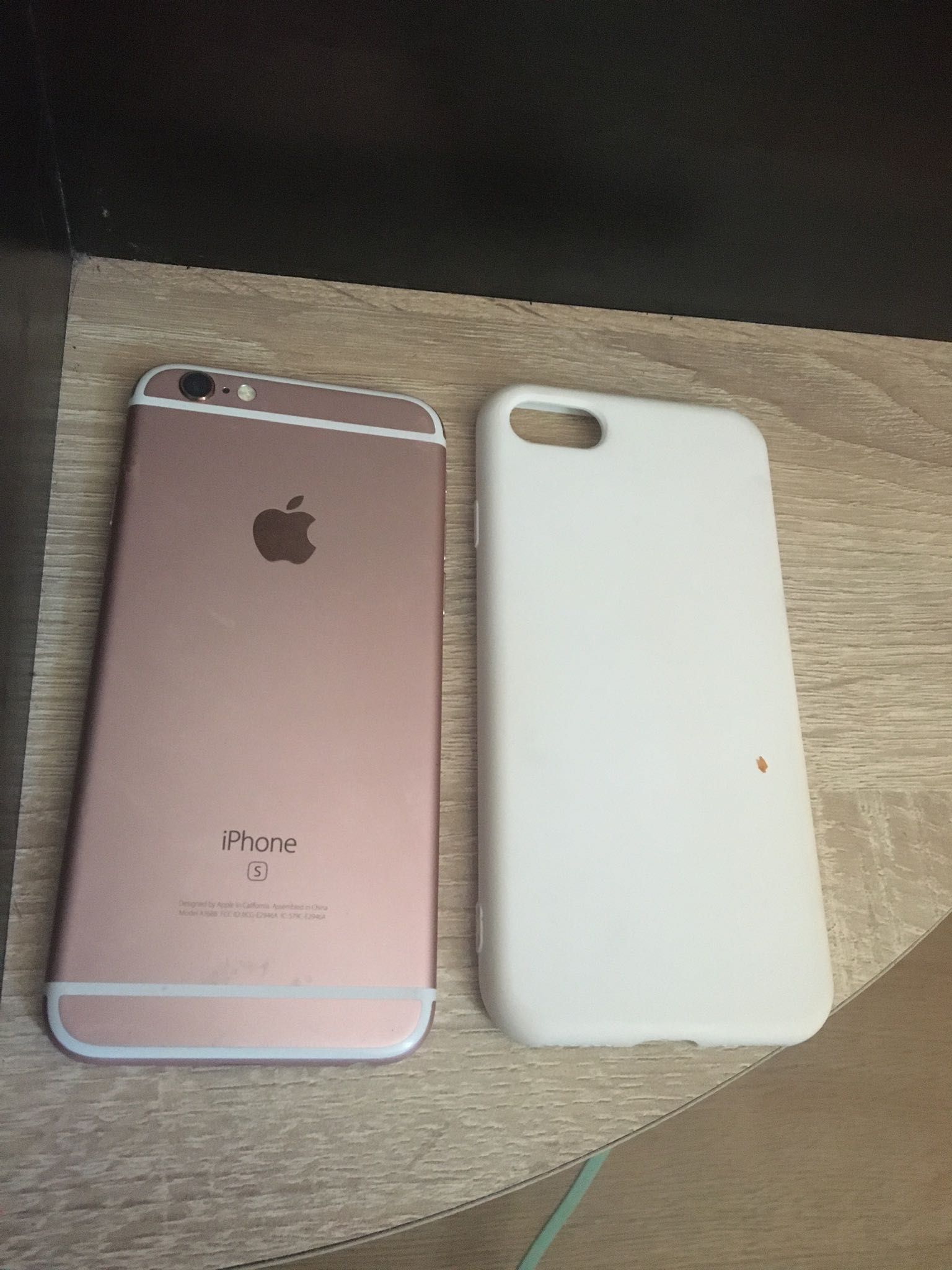 Продава се аифони 6S