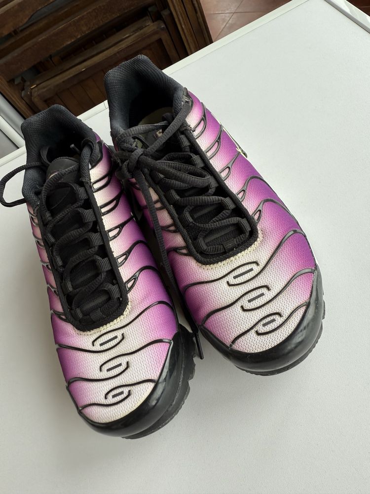 ОРИГИНАЛНИ Nike Air Max Plus TN 1 Bright Berry