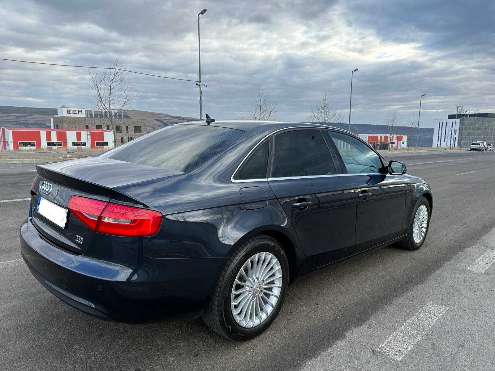 Audi A4 • 2014 • QUATTRO • Bi-Xenon •Distronic•Lane assist•Side assist