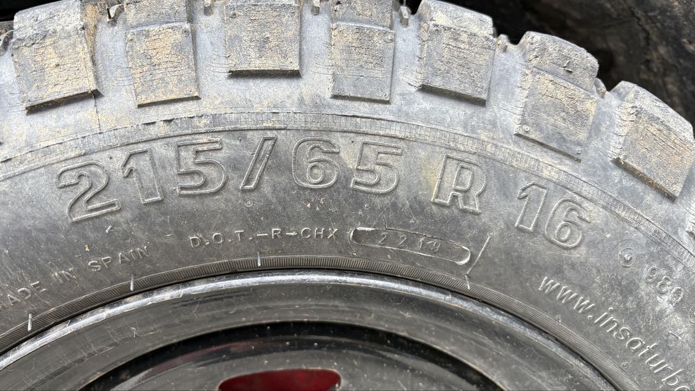 Vând cauciucuri offroad 215/65/R16