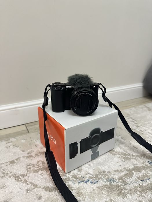 Продам фотоаппарат Sony ZVE10LB.CEC