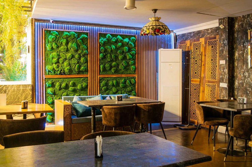 OFERTA Vanzare afacere - restaurant utilat cu predare contract chirie