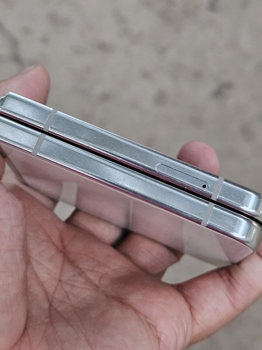 Smasung flip 5   8/256gb