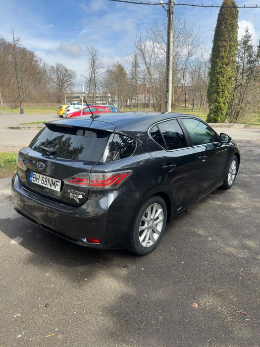 Autoturism Lexus CT200h