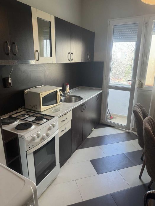 Дава се под наем Тристаен апартамент в Пловдив, Кършияка - 100 кв.м за 425 € - Снимка #3