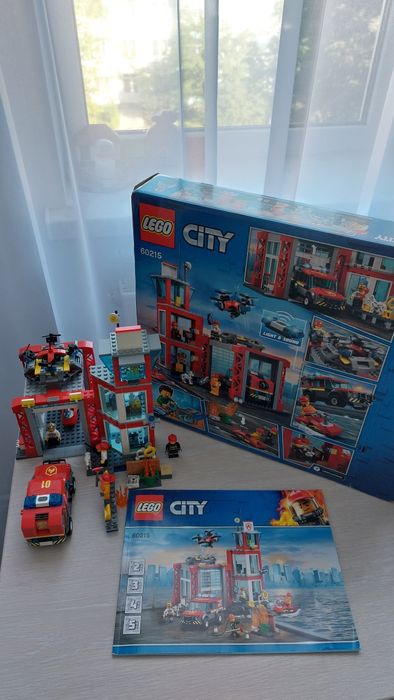 Lego City 60215 Statia de pompieri